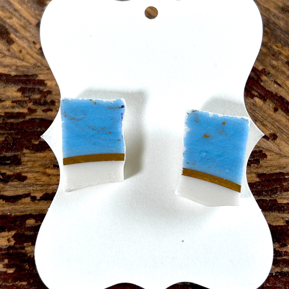 Handmade Broken China Earrings Blue White Gold Trim Vintage Plates Aqua Preppy